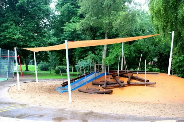 sonnensegel-kita-sandkaste-rutsche