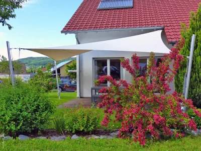 Elektrisches Sonnensegel für Gastronomie Terrasse