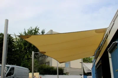 Sonnensegel für gewerblichen Außenbereich