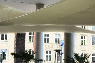 Sonnensegel für gewerblichen Außenbereich