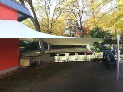 Design Sonnensegel für gewerbliche Terrasse