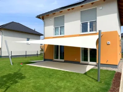 Garten Terrasse mit Sonnensegel